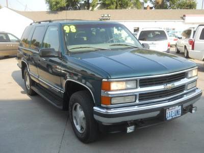 chevrolet tahoe 1998 green suv lt gasoline v8 4 wheel drive automatic with overdrive 99212