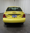ford focus 2001 yellow sedan se gasoline 4 cylinders front wheel drive 5 speed manual 76108