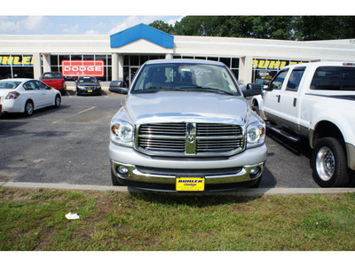 dodge ram pickup 1500 2008 bright silver big horn gasoline 8 cylinders 4 wheel drive automatic with overdrive 07724