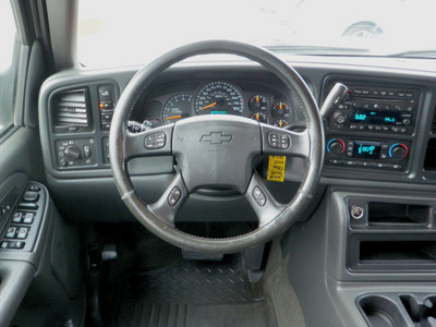 chevrolet silverado 2500hd 2004 white pickup truck lt gasoline 8 cylinders 4 wheel drive not specified 56001