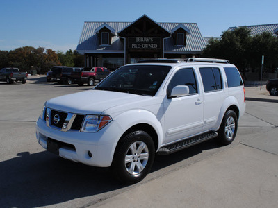 nissan pathfinder 2007 white suv le gasoline 6 cylinders rear wheel drive automatic with overdrive 76087