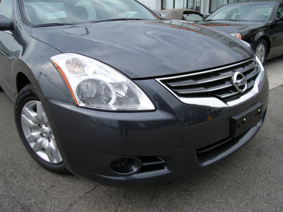 nissan altima 2011 gray sedan 2 5 s gasoline 4 cylinders front wheel drive automatic 46219