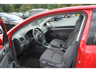 volkswagen rabbit 2008 red hatchback s pzev gasoline 5 cylinders front wheel drive automatic 08016