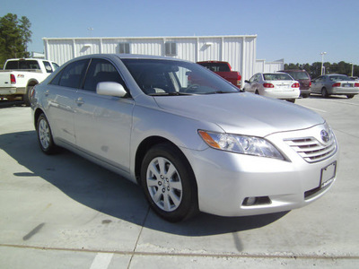 toyota camry 2009 silver sedan xle v6 gasoline 6 cylinders front wheel drive automatic 75503
