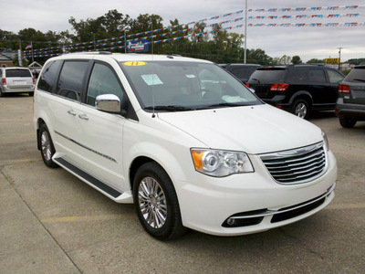 chrysler town country 2011 white van flex fuel 6 cylinders front wheel drive 6 speed automatic 62863