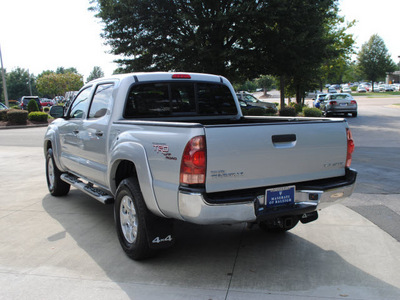 toyota tacoma 2005 silver double cab sr 5 trd gasoline 6 cylinders 4 wheel drive automatic 27616