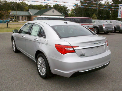 chrysler 200 2011 silver sedan limited gasoline 4 cylinders front wheel drive 6 speed automatic 62863