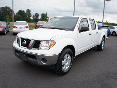 nissan frontier 2007 white se 2wd gasoline 6 cylinders rear wheel drive automatic with overdrive 98371