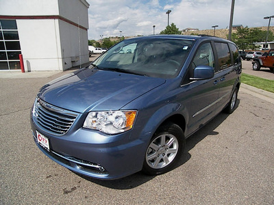 chrysler town country 2011 lt  blue van touring flex fuel 6 cylinders front wheel drive automatic 81212