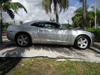 chevrolet camaro 2011 silver coupe lt gasoline 6 cylinders rear wheel drive automatic 33177