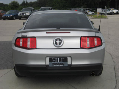 ford mustang 2010 silver coupe gasoline 6 cylinders rear wheel drive automatic 33884
