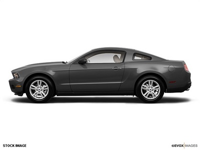 ford mustang 2011 gray coupe gasoline 6 cylinders rear wheel drive automatic 77388
