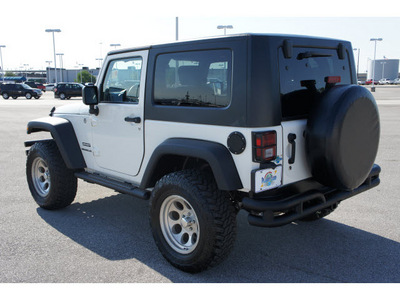jeep wrangler 2010 white suv sport gasoline 6 cylinders 4 wheel drive automatic 77388