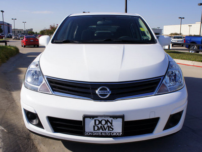 nissan versa 2010 white hatchback gasoline 4 cylinders front wheel drive automatic with overdrive 76018
