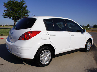 nissan versa 2010 white hatchback gasoline 4 cylinders front wheel drive automatic with overdrive 76018