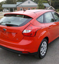 ford focus 2012 red hatchback se gasoline 4 cylinders front wheel drive 6 speed automatic 62863