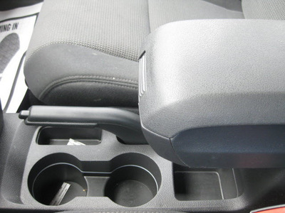 dodge caliber 2010 white hatchback sxt gasoline 4 cylinders front wheel drive automatic 62863