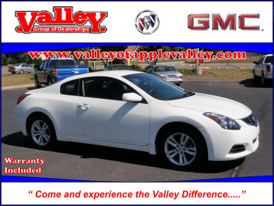 nissan altima 2010 white coupe 2 5 s gasoline 4 cylinders front wheel drive automatic 55124