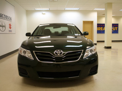 toyota camry 2010 green sedan le 4 cylinders front wheel drive automatic 27707