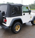 jeep wrangler 2006 white suv sport gasoline 6 cylinders 4 wheel drive not specified 44024