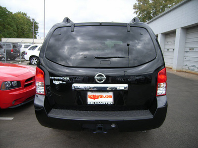 nissan pathfinder 2011 black suv gasoline 6 cylinders 4 wheel drive automatic 46219