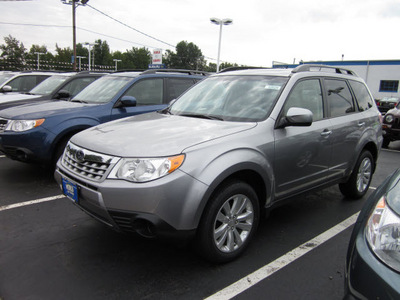 subaru forester 2011 silver wagon 2 5x premium with all weather nav  gasoline 4 cylinders all whee drive automatic 07701