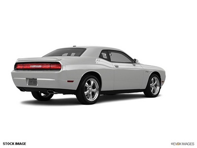 dodge challenger 2011 coupe gasoline 8 cylinders rear wheel drive not specified 33912