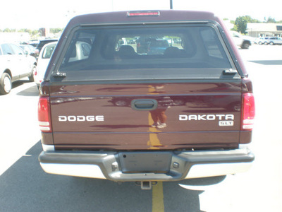 dodge dakota 2004 maroon pickup truck quad cab slt gasoline 8 cylinders 4 wheel drive automatic 13502
