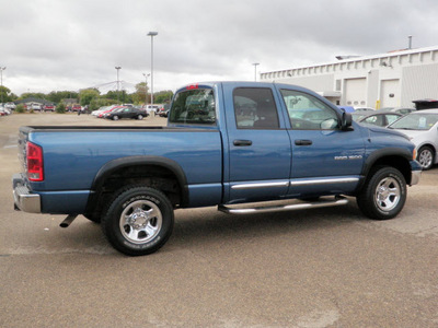 dodge ram pickup 1500 2004 blue pickup truck qc slt 4x4 gasoline 8 cylinders 4 wheel drive automatic with overdrive 56001