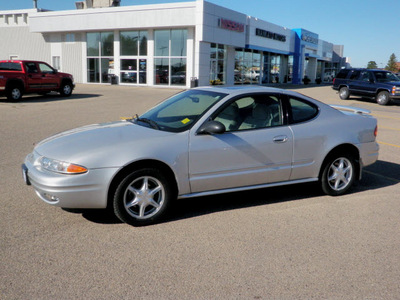 oldsmobile alero 2004 silver coupe gl gasoline 6 cylinders front wheel drive automatic 56001