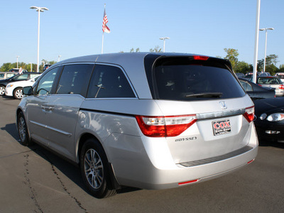 honda odyssey 2011 silver van gasoline 6 cylinders front wheel drive automatic 27215