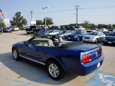 ford mustang 2008 blue deluxe gasoline 6 cylinders rear wheel drive automatic 76210