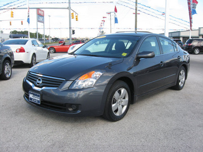 nissan altima 2008 dk  gray sedan 2 5 s gasoline 4 cylinders front wheel drive cont  variable trans  45840