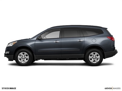 chevrolet traverse 2011 gray suv ls gasoline 6 cylinders front wheel drive 6 speed automatic 55391