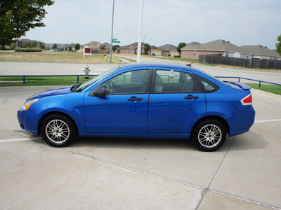 ford focus 2010 blue sedan se gasoline 4 cylinders front wheel drive automatic with overdrive 76108