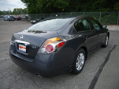 nissan altima 2012 dk  gray sedan gasoline 4 cylinders front wheel drive not specified 46219