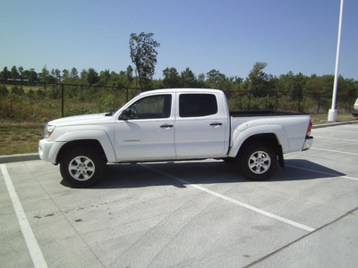 toyota tacoma 2007 white prerunner v6 gasoline 6 cylinders rear wheel drive automatic 75503