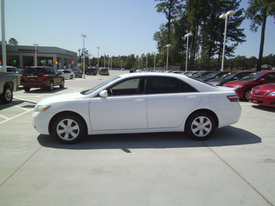 toyota camry 2007 white sedan ce gasoline 4 cylinders front wheel drive automatic 75503