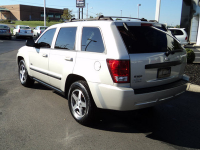 jeep grand cherokee 2007 light graystone suv laredo gasoline 6 cylinders 4 wheel drive automatic 45036