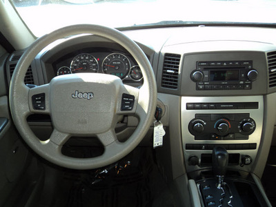 jeep grand cherokee 2007 light graystone suv laredo gasoline 6 cylinders 4 wheel drive automatic 45036