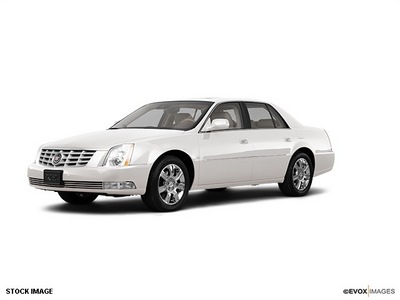 cadillac dts 2011 white sedan luxury collection gasoline 8 cylinders front wheel drive 4 speed automatic 45036