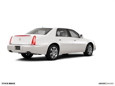 cadillac dts 2011 white sedan luxury collection gasoline 8 cylinders front wheel drive 4 speed automatic 45036