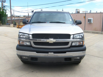 chevrolet silverado 1500 2005 silver z71 gasoline 8 cylinders 4 wheel drive automatic 80301