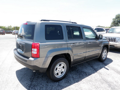 jeep patriot 2011 gray suv sport gasoline 4 cylinders 2 wheel drive automatic 33021