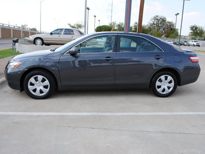 toyota camry 2009 dk  gray sedan le gasoline 4 cylinders front wheel drive automatic 75228