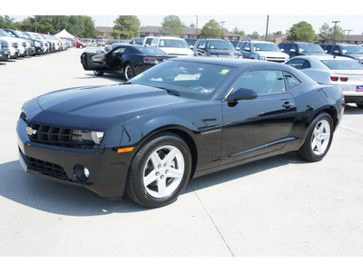 chevrolet camaro 2012 black coupe gasoline 6 cylinders rear wheel drive 6 spd auto conv and conni 77090