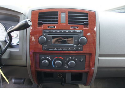 dodge dakota 2005 tan pickup truck slt gasoline 6 cylinders rear wheel drive automatic with overdrive 08844