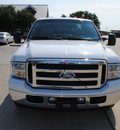ford f 250 super duty 2005 white lariat diesel 8 cylinders rear wheel drive automatic 76087