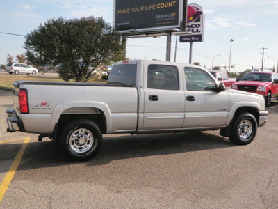 chevrolet silverado 1500hd 2005 silver pickup truck crew cab ls 4x4 gasoline 8 cylinders 4 wheel drive automatic 56001