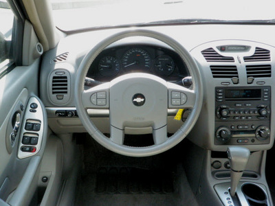 chevrolet malibu maxx 2004 silver hatchback lt gasoline 6 cylinders front wheel drive automatic 55124